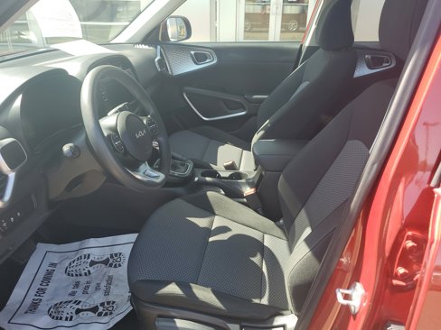 Used 2023 Kia Soul LX w/ LX Technology Package image 12