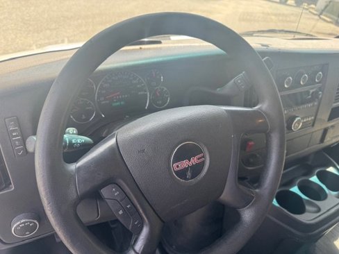 Used 2015 GMC Savana 2500 image 7