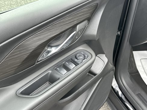 Certified 2024 GMC Terrain SLE image 15