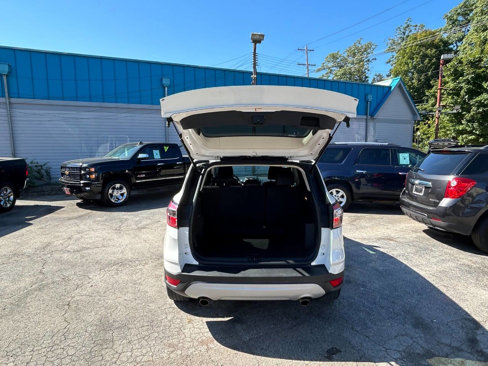 Used 2017 Ford Escape SE w/ Equipment Group 201A image 12