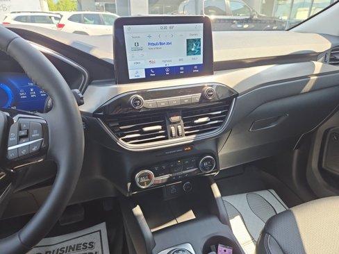 Used 2021 Ford Escape Titanium image 22