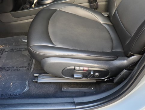 Used 2018 MINI Cooper Countryman w/ Premium Package image 16
