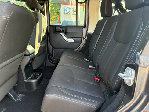 Used 2016 Jeep Wrangler Unlimited Sahara image 14