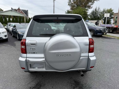 Used 2005 Toyota RAV4 4WD image 6