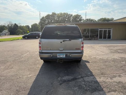 Used 2001 GMC Yukon XL Denali image 10