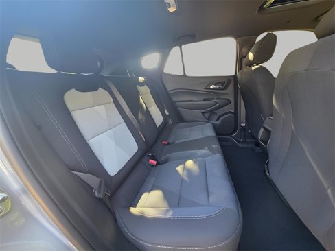 New 2025 Chevrolet Trax RS w/ Sunroof Package image 9