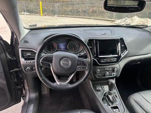 Used 2019 Jeep Cherokee Limited w/ Luxury Group image 28