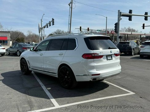 Used 2021 BMW X7 xDrive40i image 11