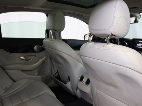 Used 2015 Mercedes-Benz C 300 4MATIC Sedan image 18