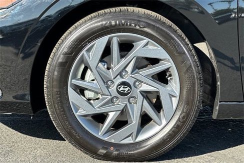 Used 2024 Hyundai Elantra SEL image 27