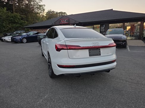 Used 2022 Audi e-tron Premium Plus w/ Premium Plus Package image 20