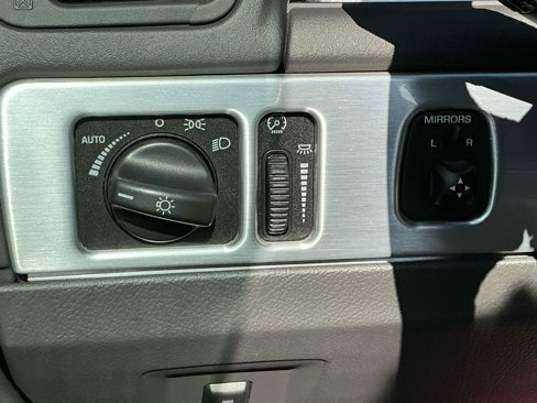 Used 2002 Ford Thunderbird image 15