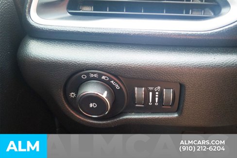 Used 2018 Chrysler Pacifica Touring-L w/ Premium Audio Group image 32