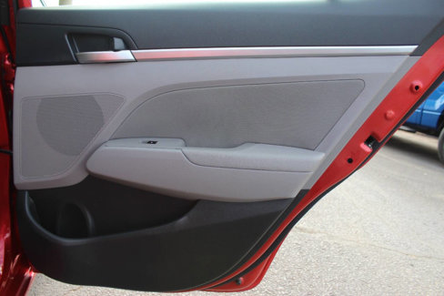 Used 2020 Hyundai Elantra SEL image 13