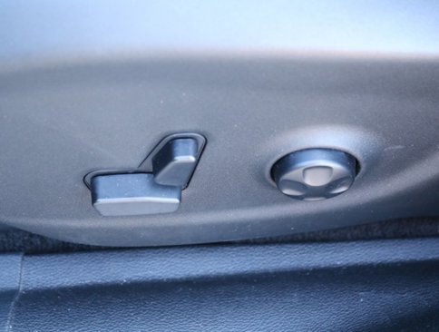 Used 2017 Jeep Cherokee Limited image 14