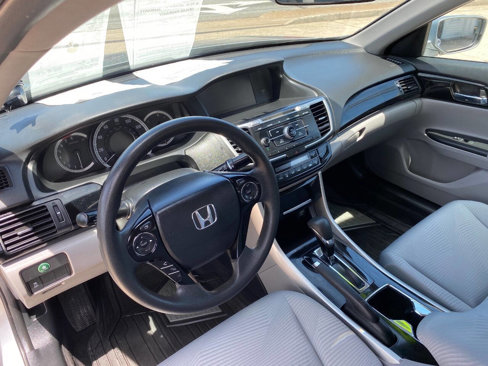 Used 2017 Honda Accord LX image 10