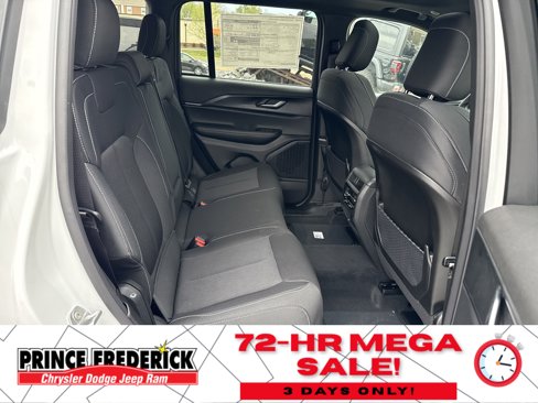 New 2025 Jeep Grand Cherokee Laredo X image 13