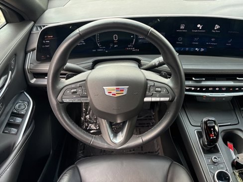 Used 2024 Cadillac XT4 Premium Luxury image 14