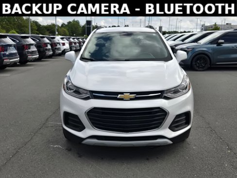Used 2020 Chevrolet Trax LT w/ Driver Confidence Package image 2