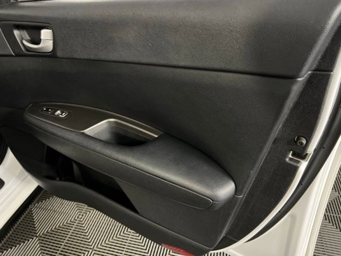 Used 2019 Kia Optima S image 33