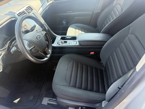 Used 2019 Ford Fusion SE image 11