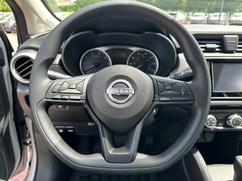 Used 2025 Nissan Versa S w/ Trunk Package image 13