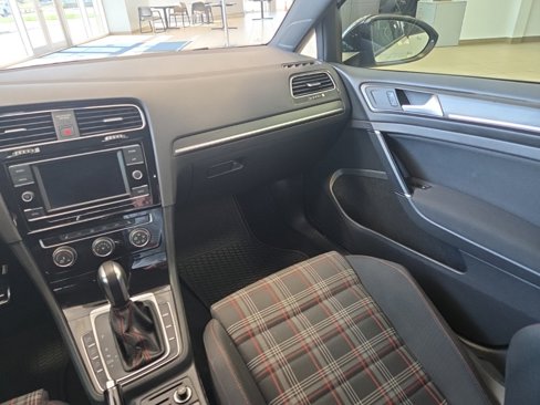Used 2021 Volkswagen GTI S image 18