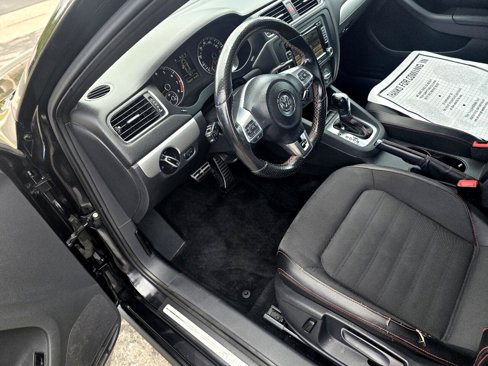 Used 2013 Volkswagen Jetta GLI image 6