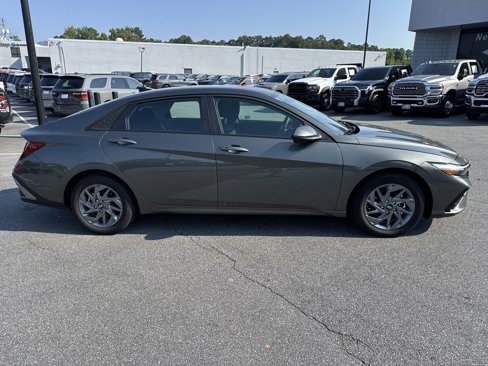 Used 2024 Hyundai Elantra SEL image 9