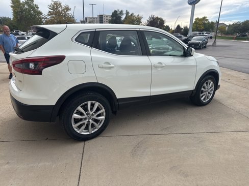 Used 2022 Nissan Rogue Sport S image 4