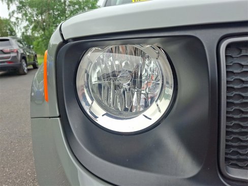 Used 2021 Jeep Renegade Trailhawk image 9
