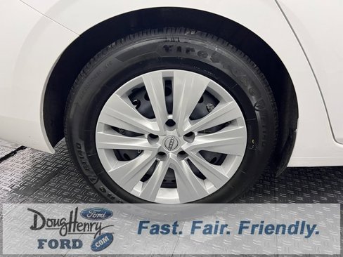 Used 2024 Nissan Sentra S image 15