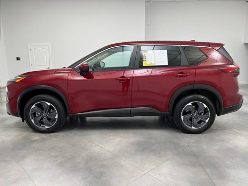 Used 2024 Nissan Rogue SV image 4