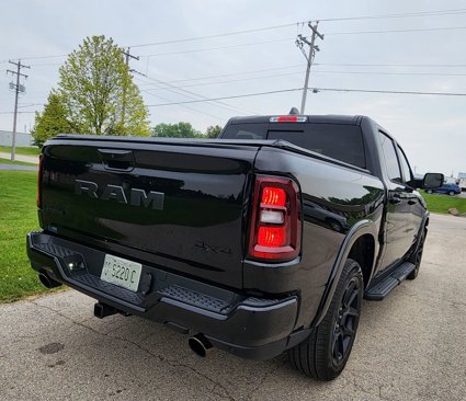 Used 2025 RAM 1500 Laramie w/ Night Edition image 10