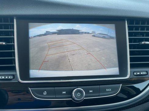Used 2021 Buick Encore Preferred w/ Safety Package image 32