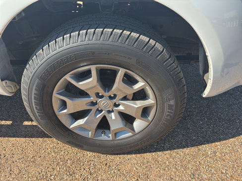 Used 2019 Nissan Frontier SL image 11
