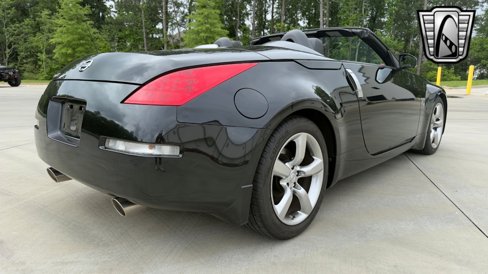Used 2007 Nissan 350Z Touring image 2