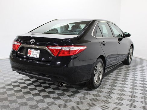 Used 2016 Toyota Camry SE image 6