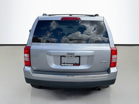 Used 2016 Jeep Patriot High Altitude image 7