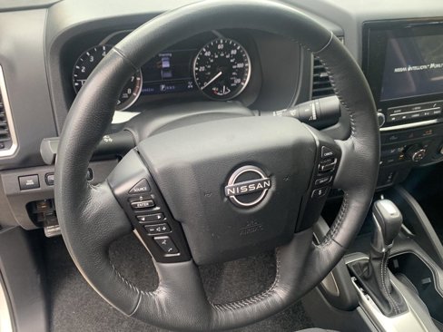 Used 2024 Nissan Frontier SV w/ SV Convenience Package image 10