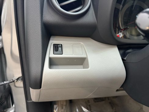 Used 2012 Toyota RAV4 4WD image 18