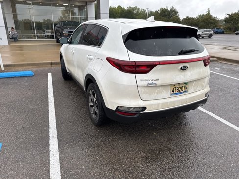 Used 2021 Kia Sportage LX image 2