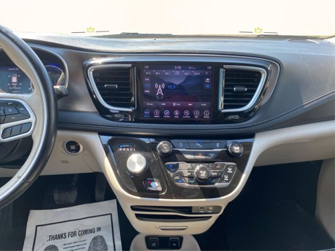 Used 2018 Chrysler Pacifica Limited image 14