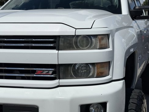Used 2015 Chevrolet Silverado 2500 LT w/ LT Convenience Package image 11