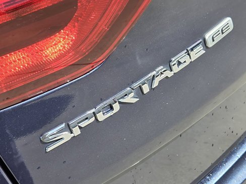 Used 2017 Kia Sportage LX image 12