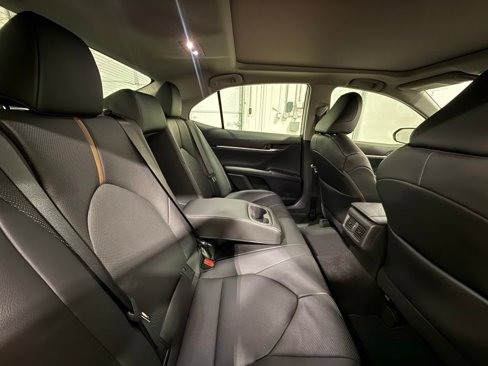 Used 2020 Toyota Camry XLE image 35