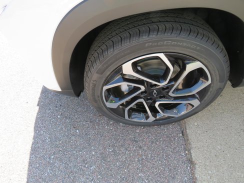 New 2025 Chevrolet Trax RS w/ Driver Confidence Package image 2