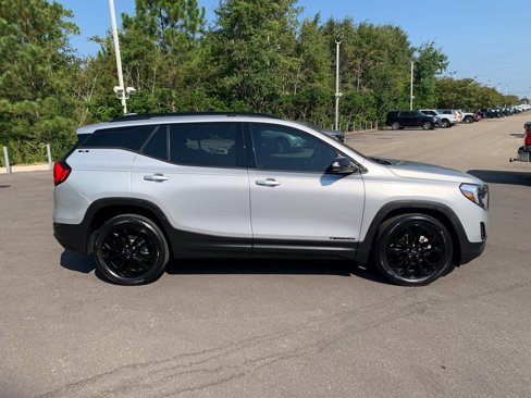 Used 2021 GMC Terrain SLE w/ Driver Convenience Package image 2