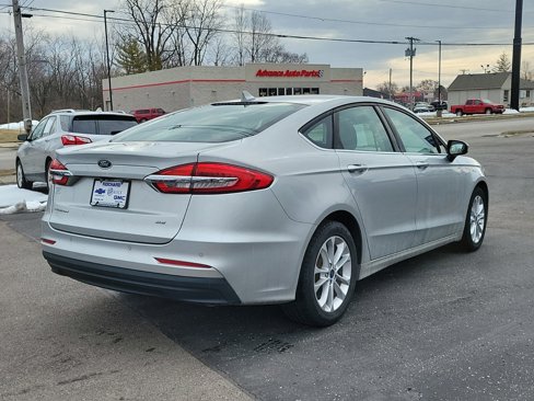 Used 2019 Ford Fusion SE image 4