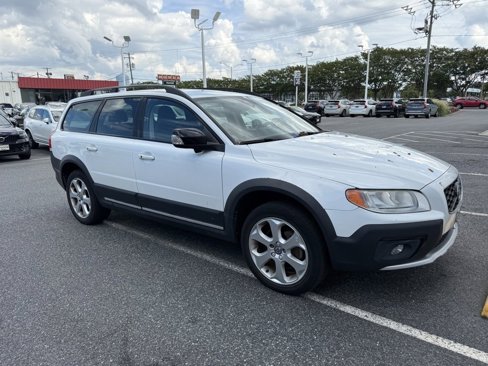 Used 2016 Volvo XC70 T5 Premier w/ Proximity Package image 2